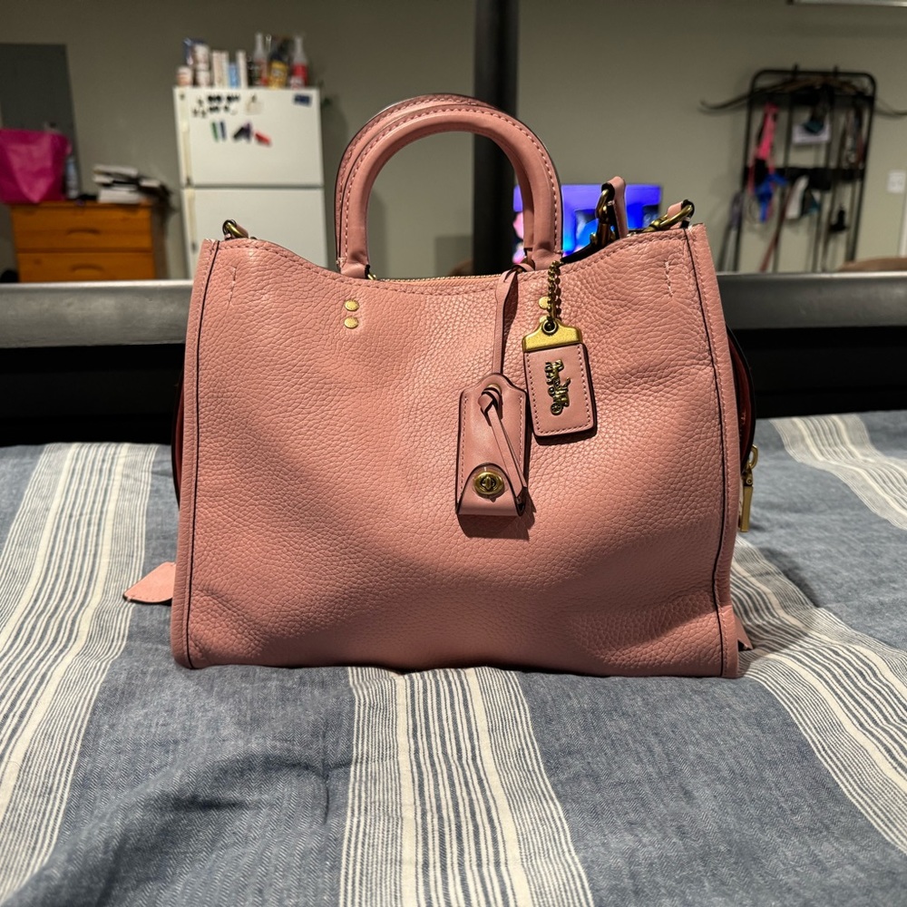Coach Peony Rogue 31